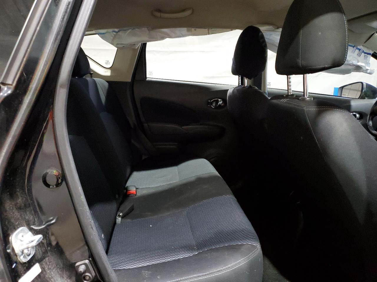 Nissan Versa S Image 2