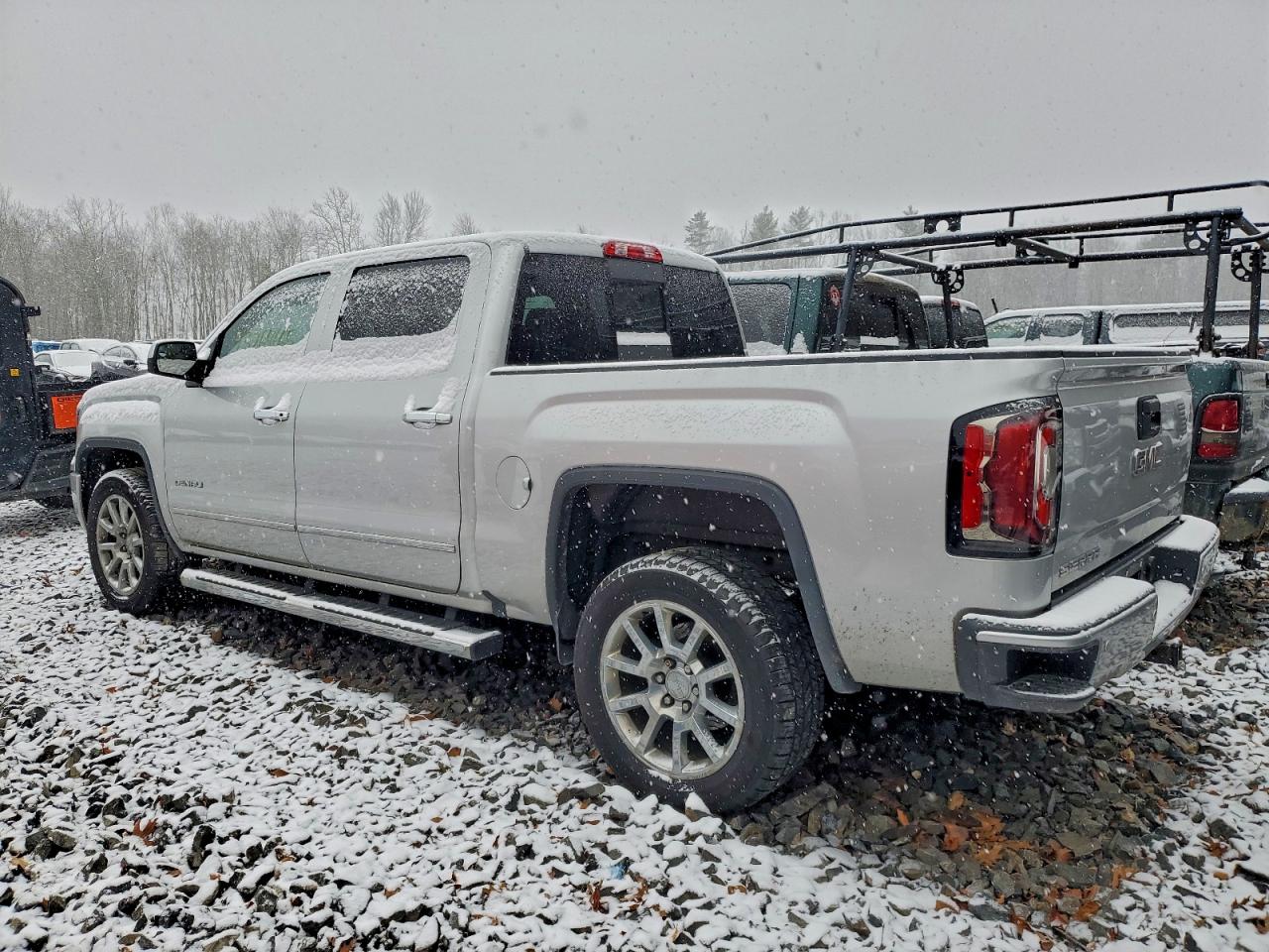 GMC Sierra K1500 Denali Image 4