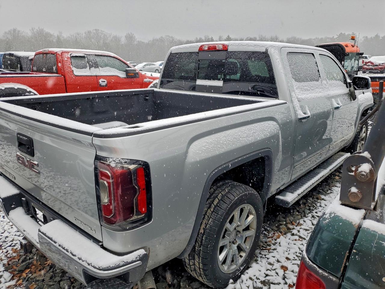 GMC Sierra K1500 Denali Image 2