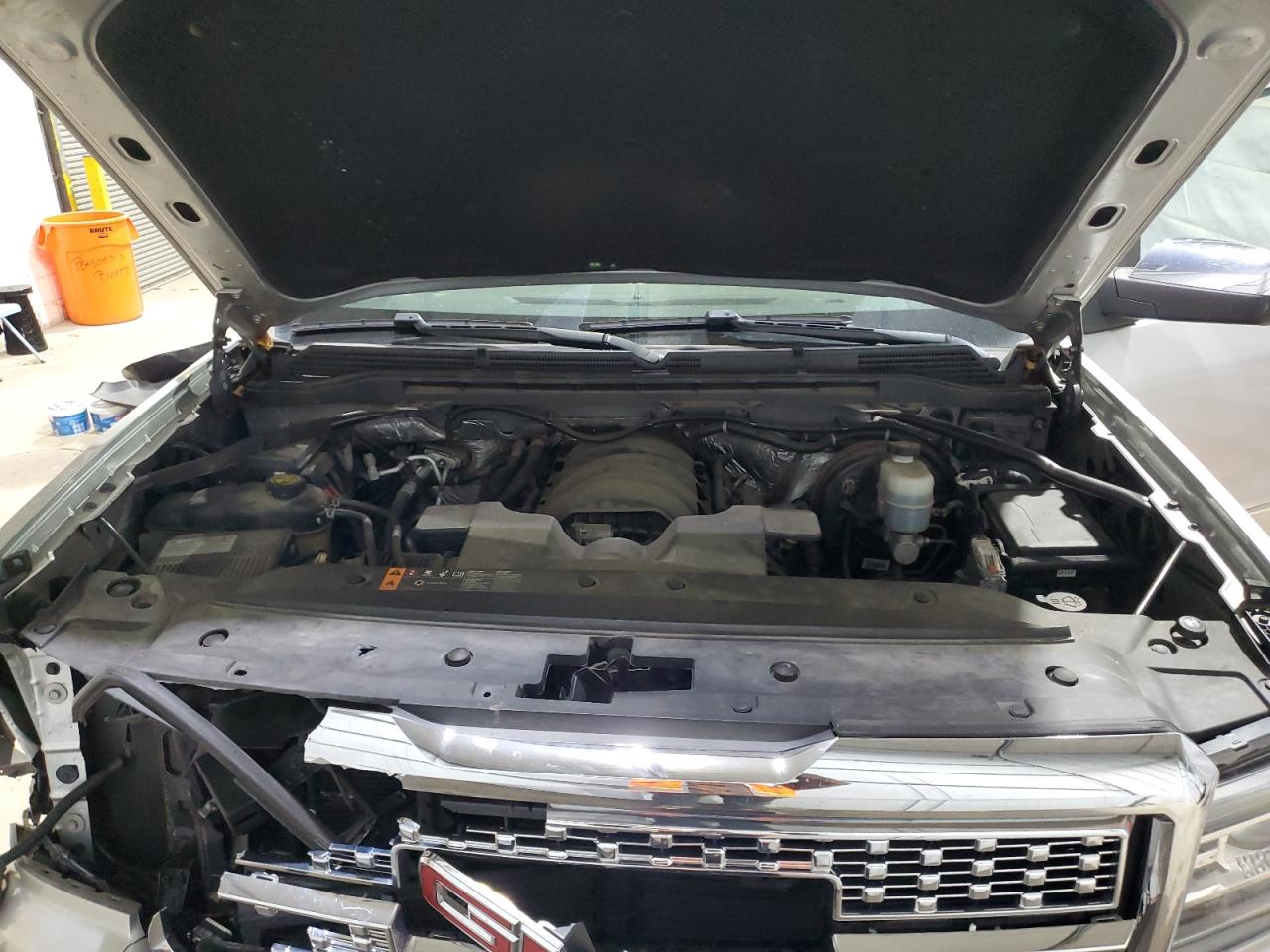 GMC Sierra K1500 Denali Image 9