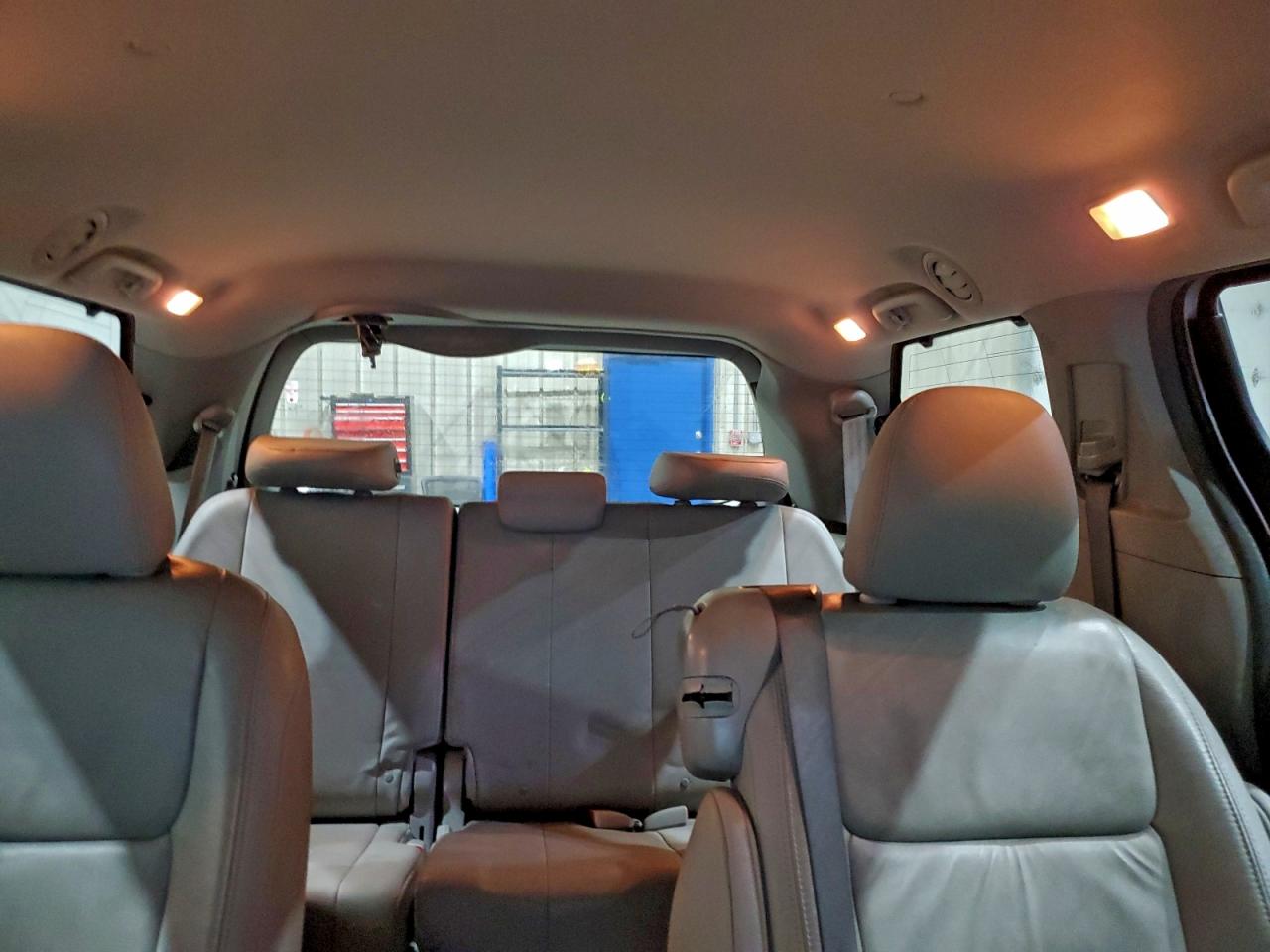 Toyota Sienna Xle Image 6