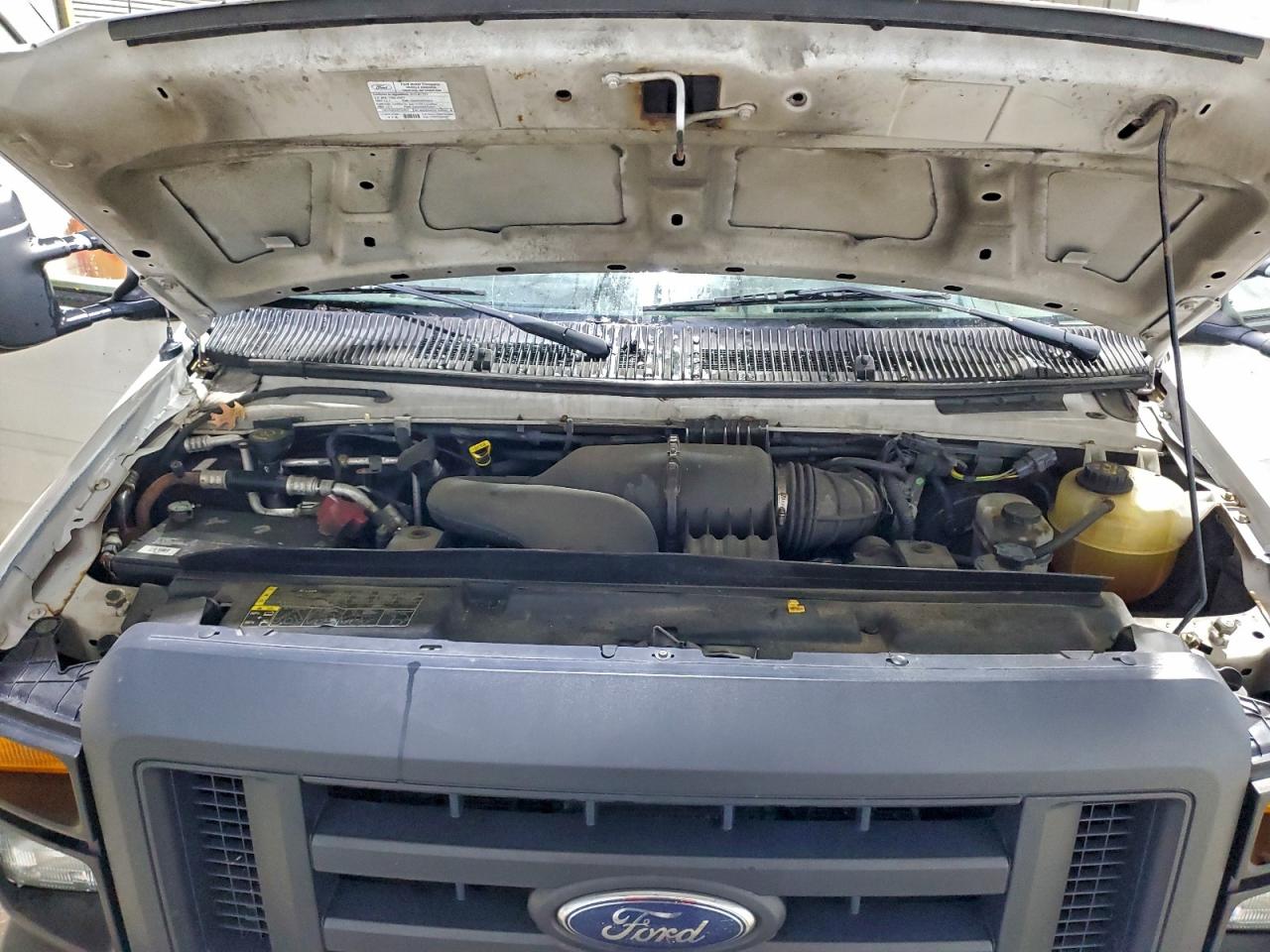 Ford Econoline E350 Super Duty Van Image 10