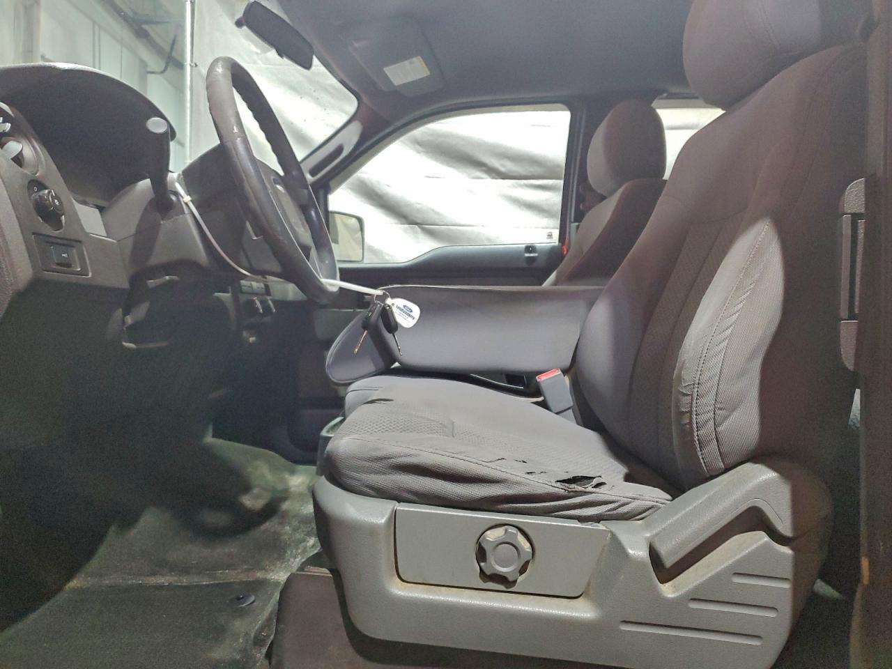 Ford F-150 Super Cab Image 5