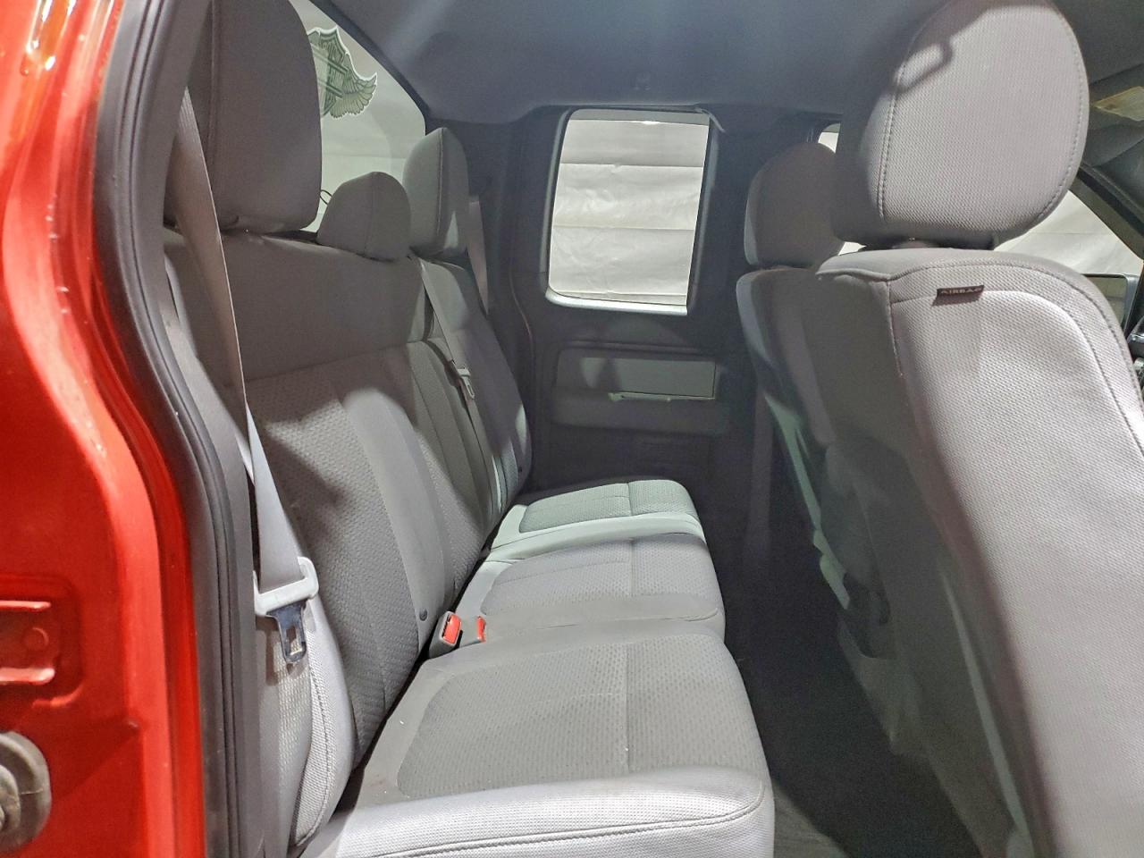 Ford F-150 Super Cab Image 6