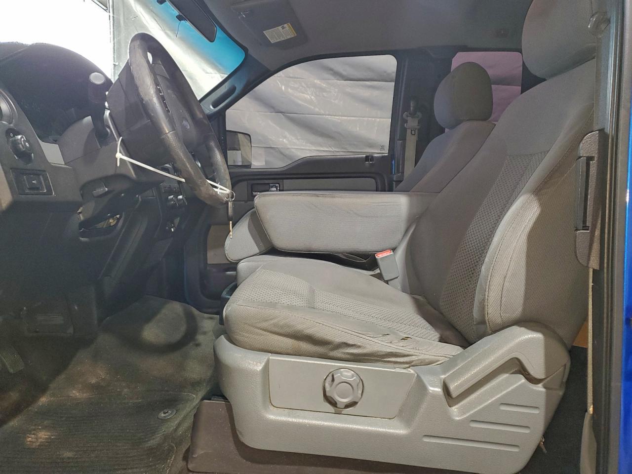 Ford F-150 Super Cab Image 12