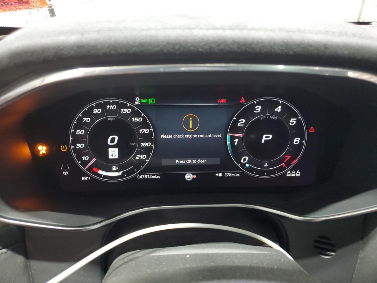 Jaguar F-PACE Svr Image 9