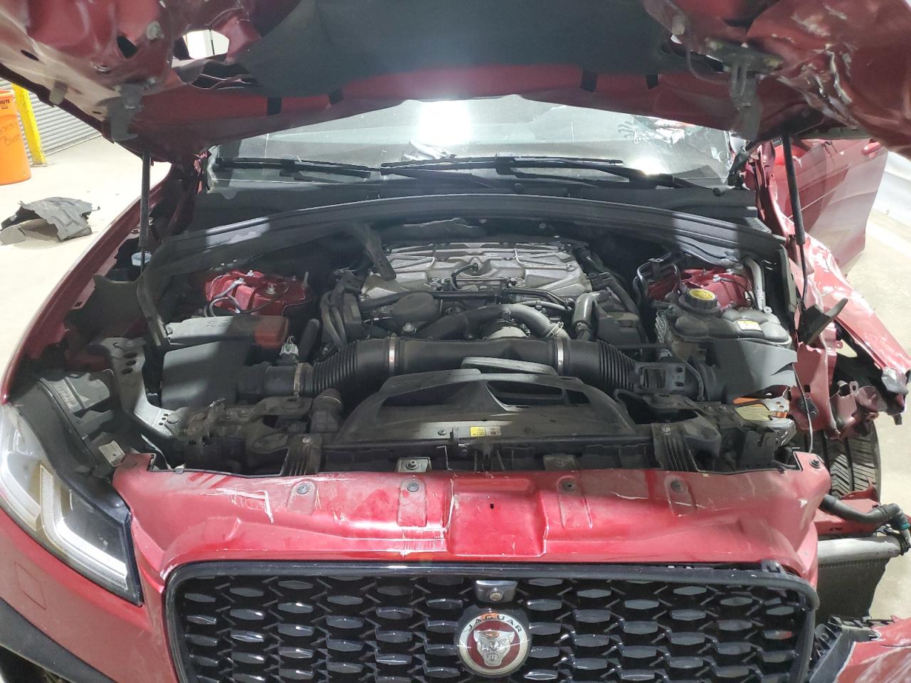 Jaguar F-PACE Svr Image 11