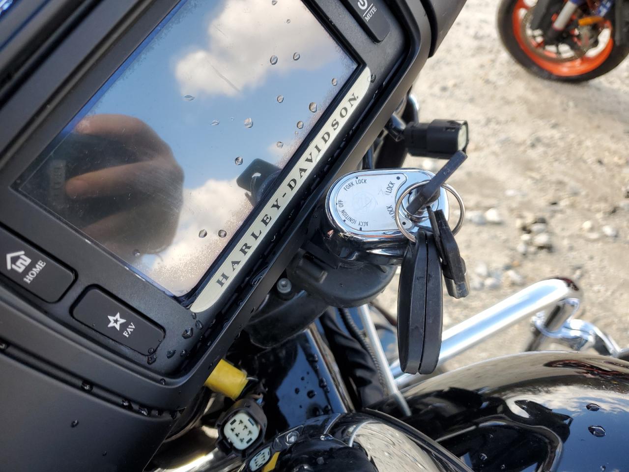 Harley-Davidson Fl Image 8