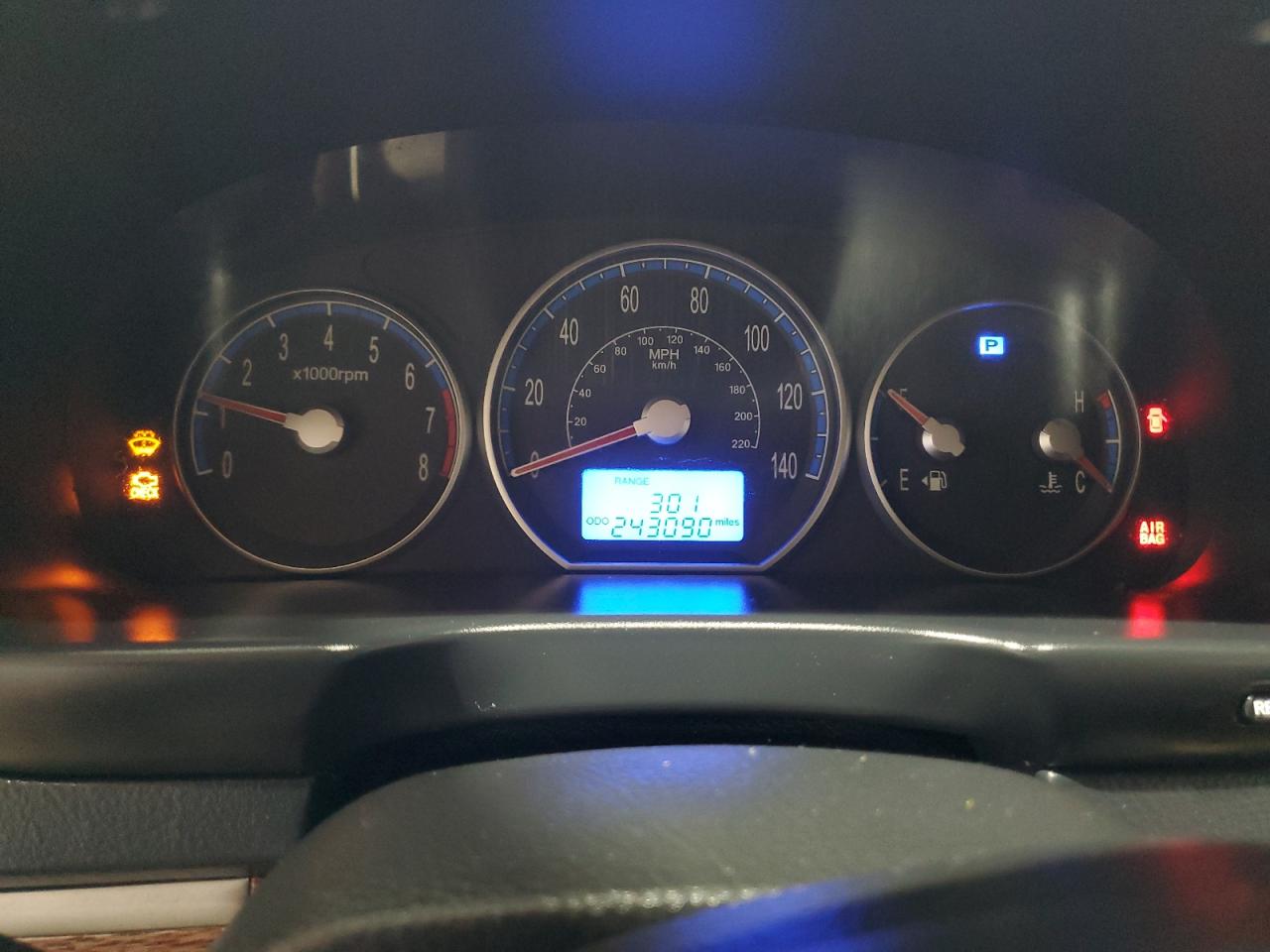 Hyundai SANTA FE Gls Image 4