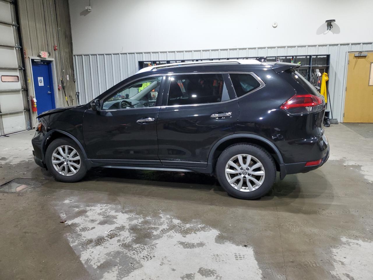 Nissan Rogue S Image 3