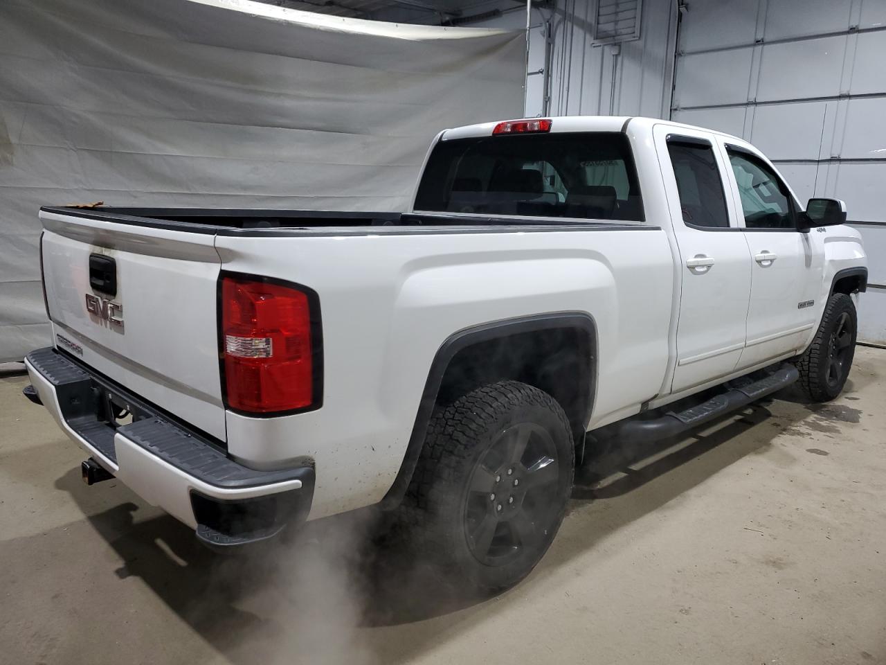 GMC Sierra K1500 Image 2