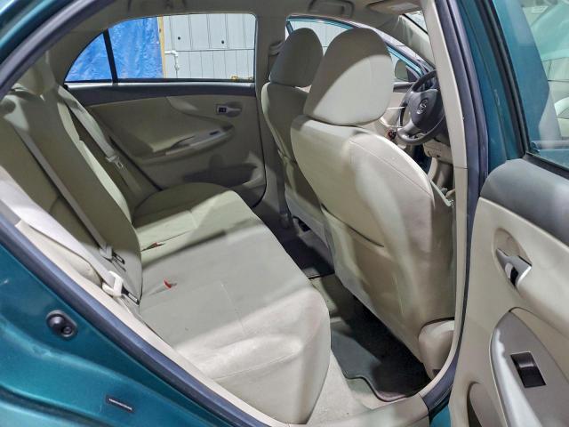 Toyota Corolla Base Image 12
