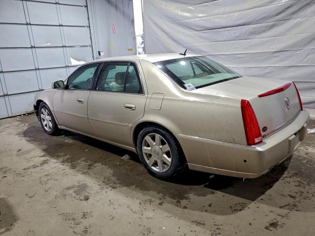 Cadillac DTS Image 2