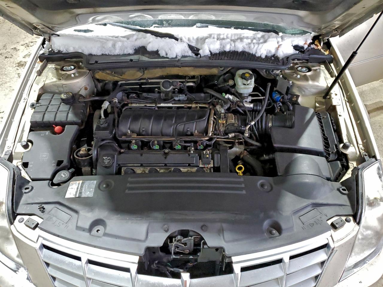 Cadillac DTS Image 8