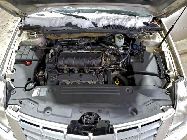 Cadillac DTS Image 8