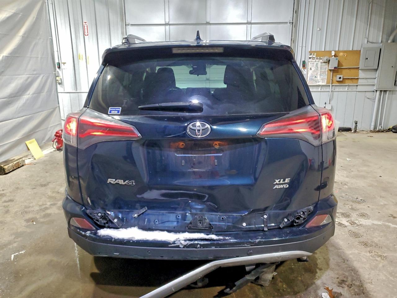 Toyota RAV4 Xle Image 4