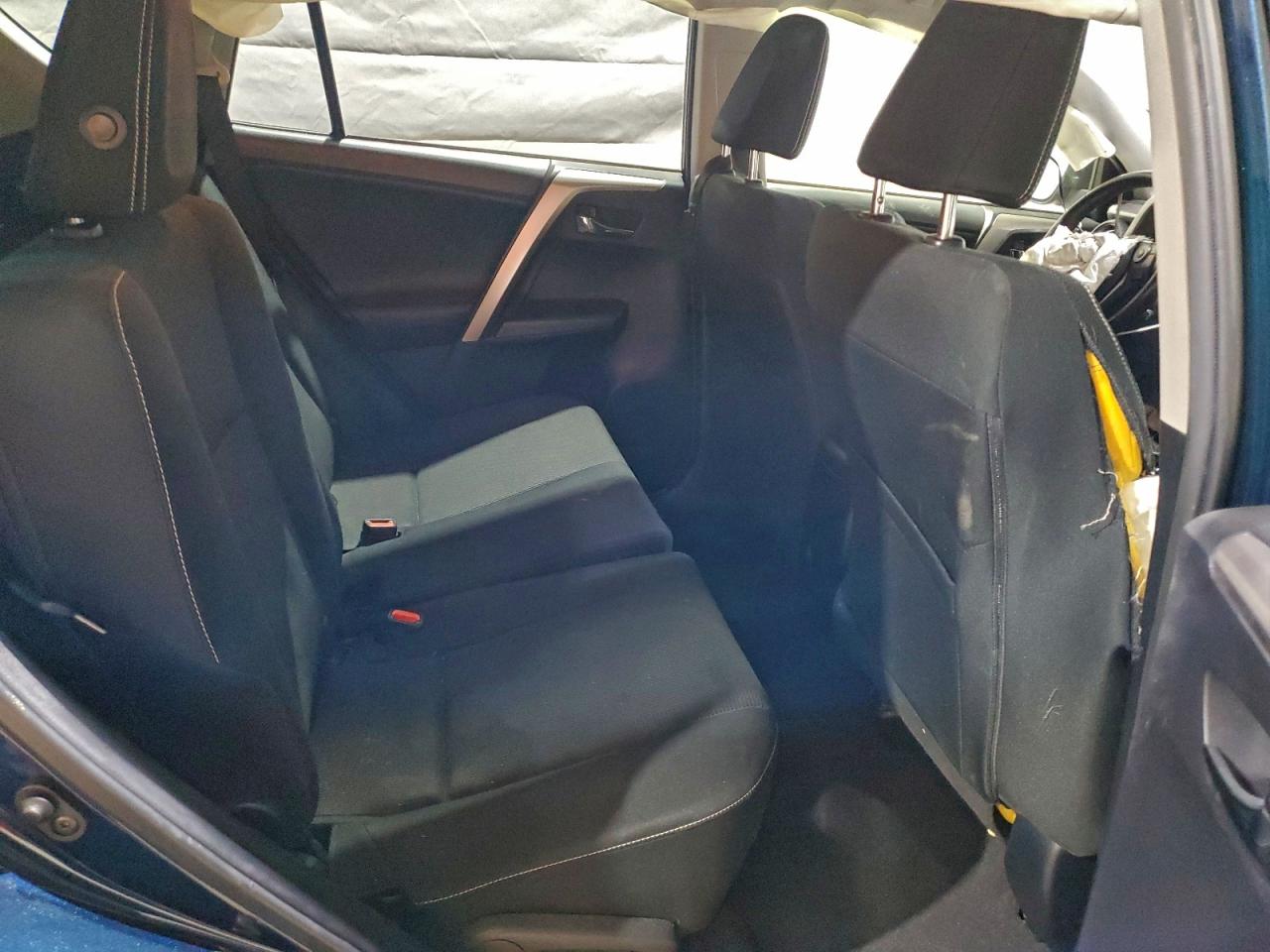 Toyota RAV4 Xle Image 9