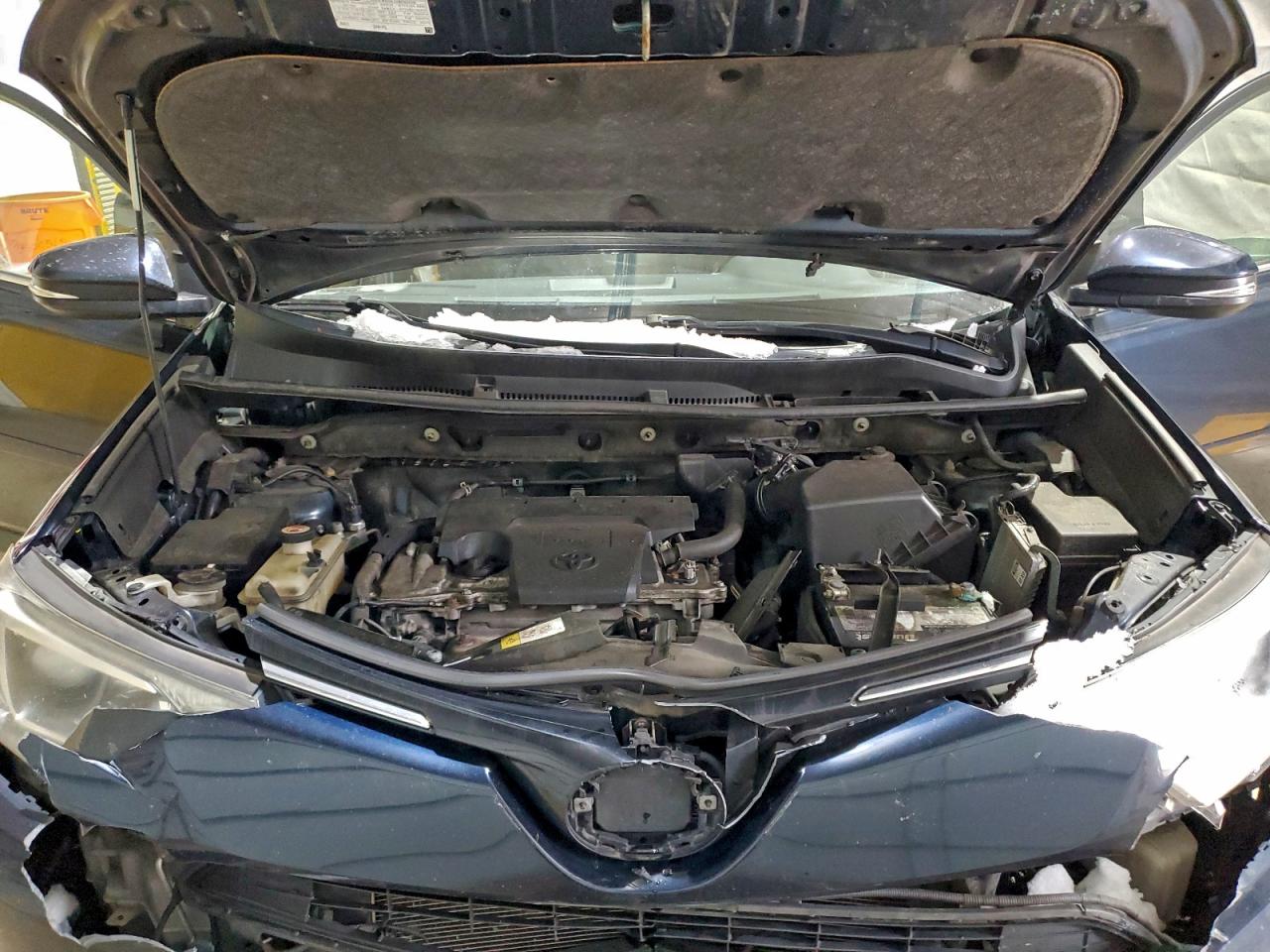 Toyota RAV4 Xle Image 14