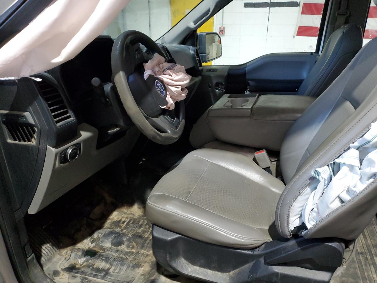 Ford F-150 Super Cab Image 11