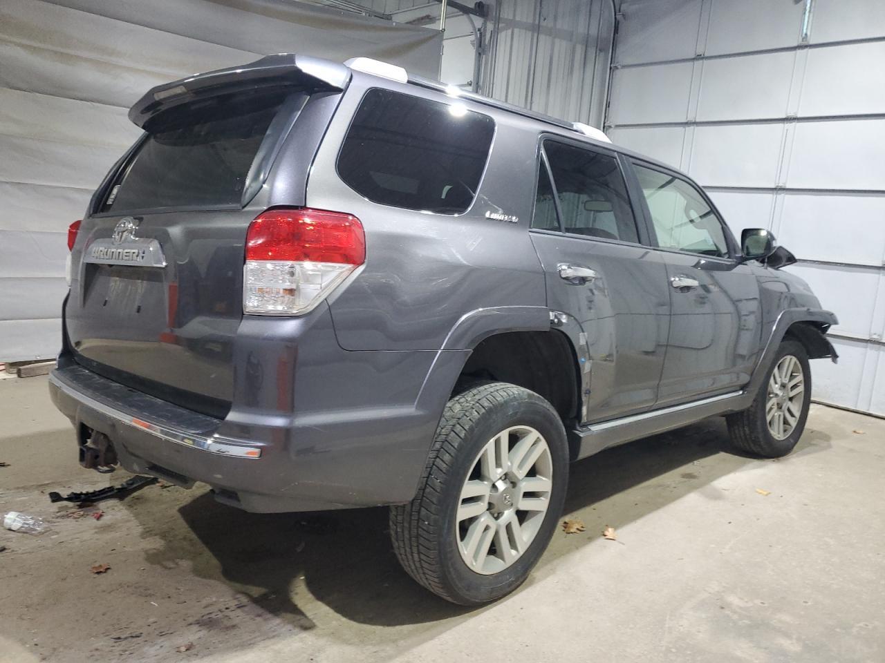 Toyota 4Runner Sr5 Image 3