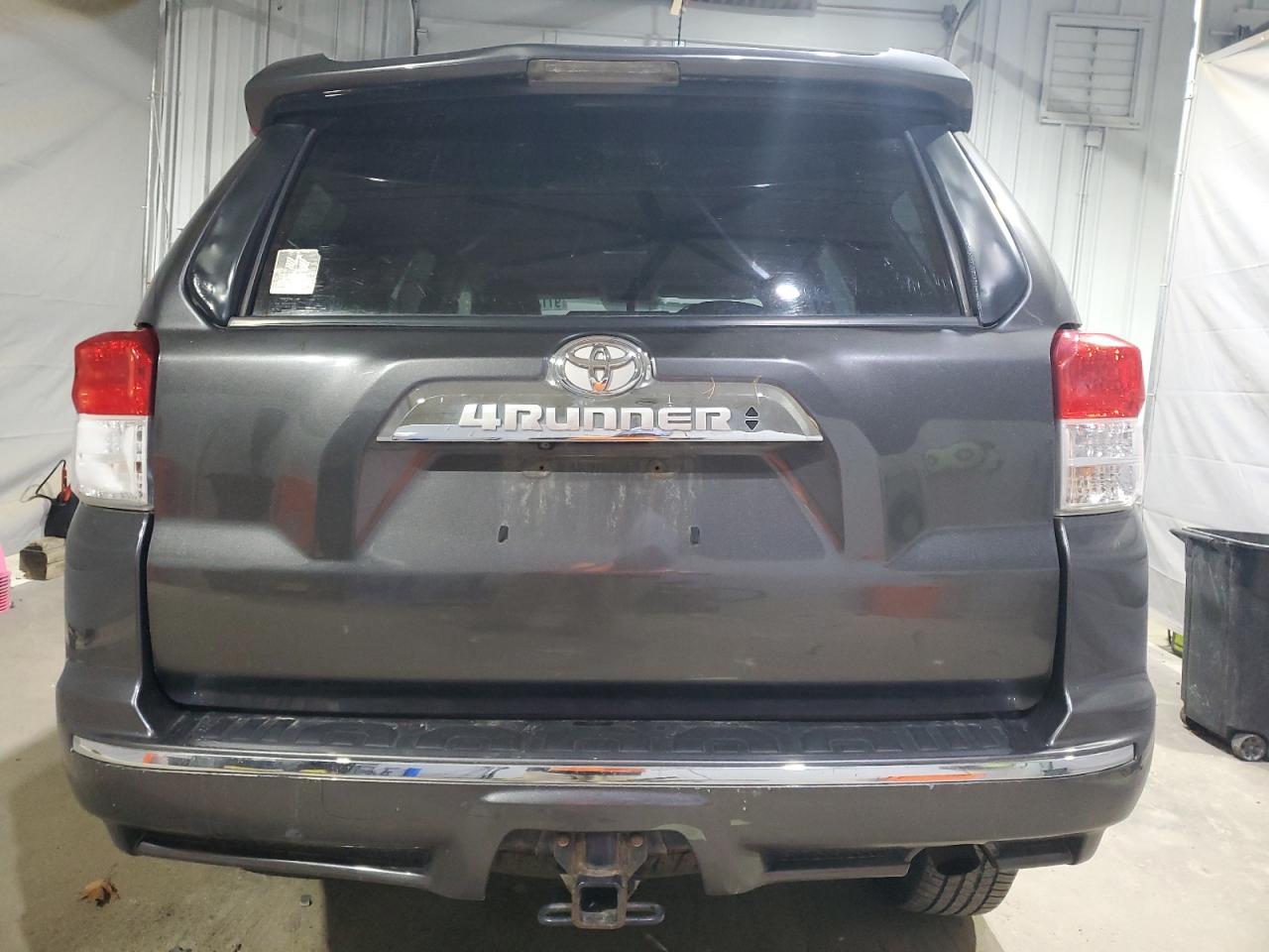 Toyota 4Runner Sr5 Image 4