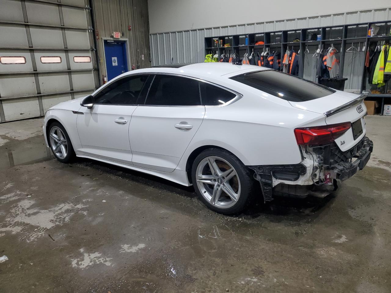 Audi A5 Premium 45 Image 2