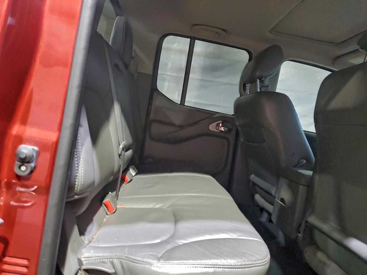 Nissan Frontier S Image 10