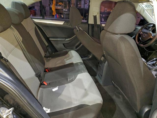 Volkswagen Jetta S Image 8