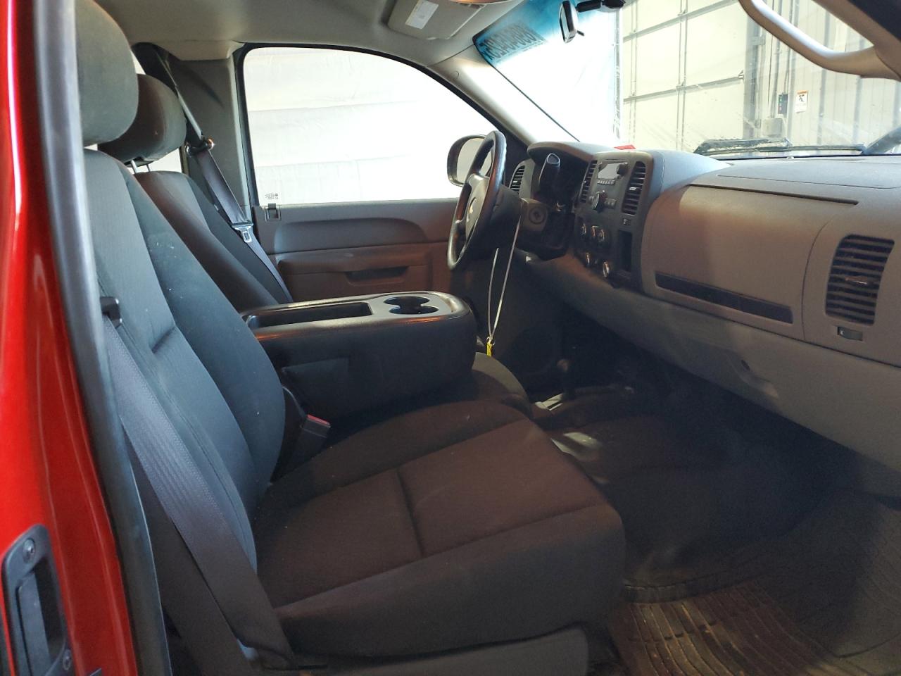 Chevrolet Silverado K1500 Image 12