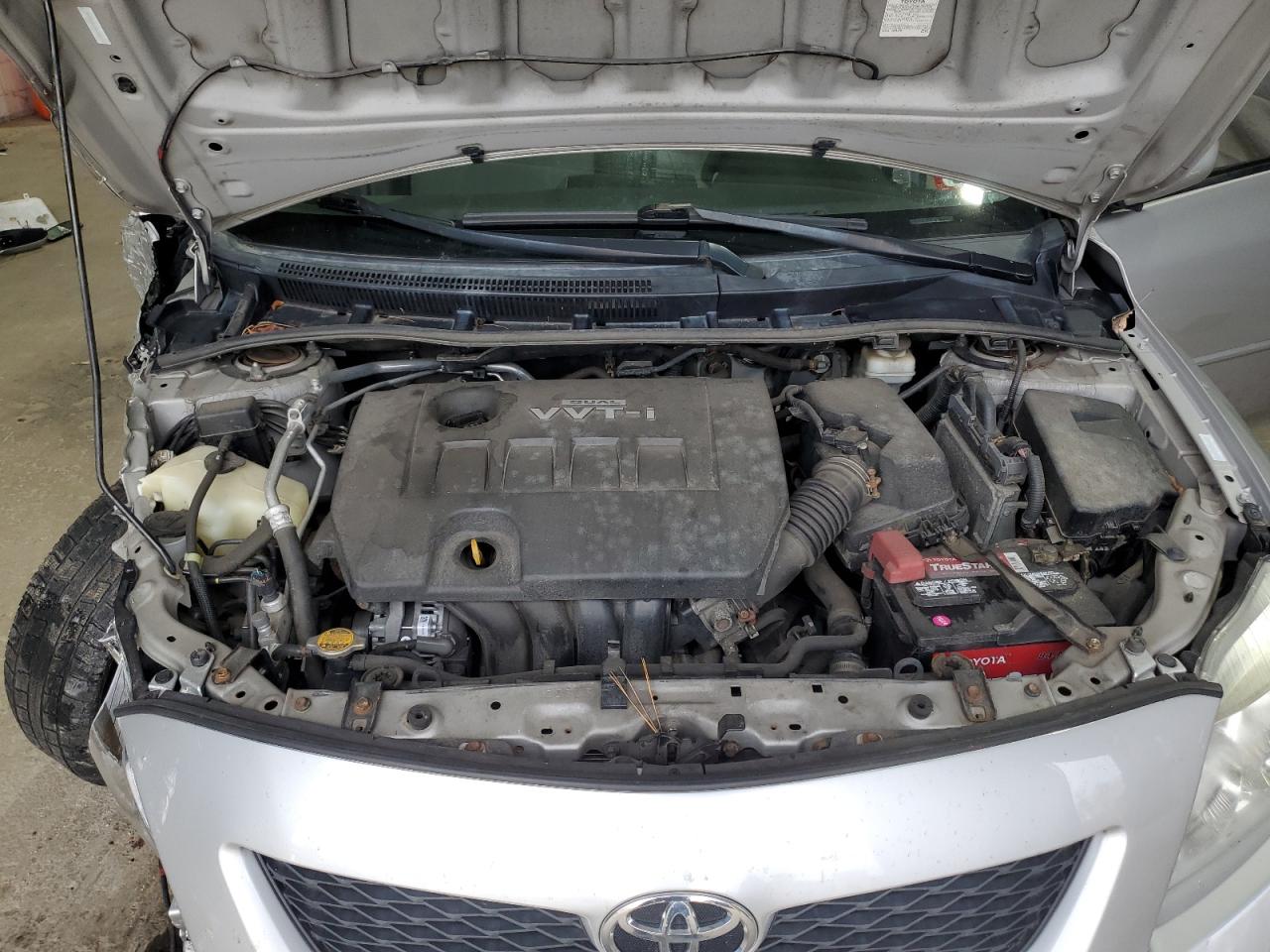 Toyota Corolla Base Image 10
