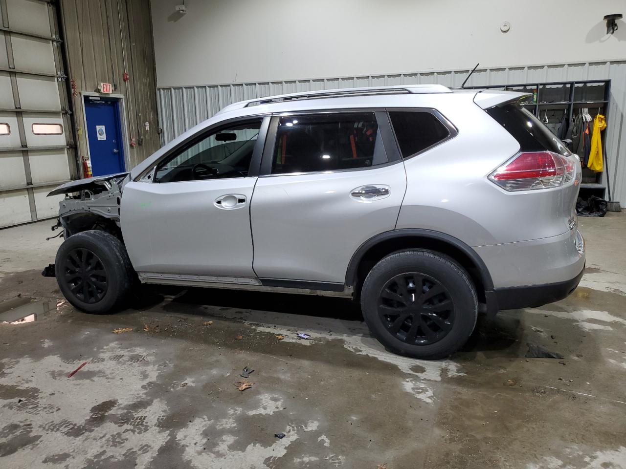 Nissan Rogue S Image 4