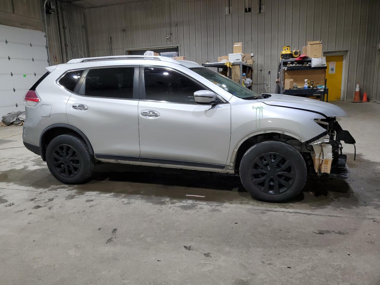 Nissan Rogue S Image 3
