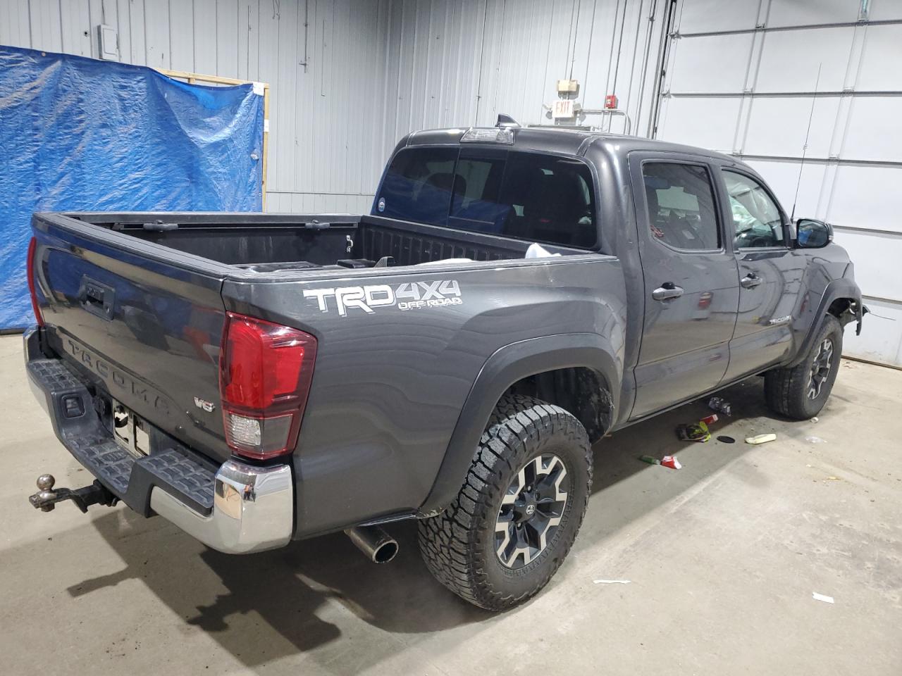 Toyota Tacoma Double Cab Image 12