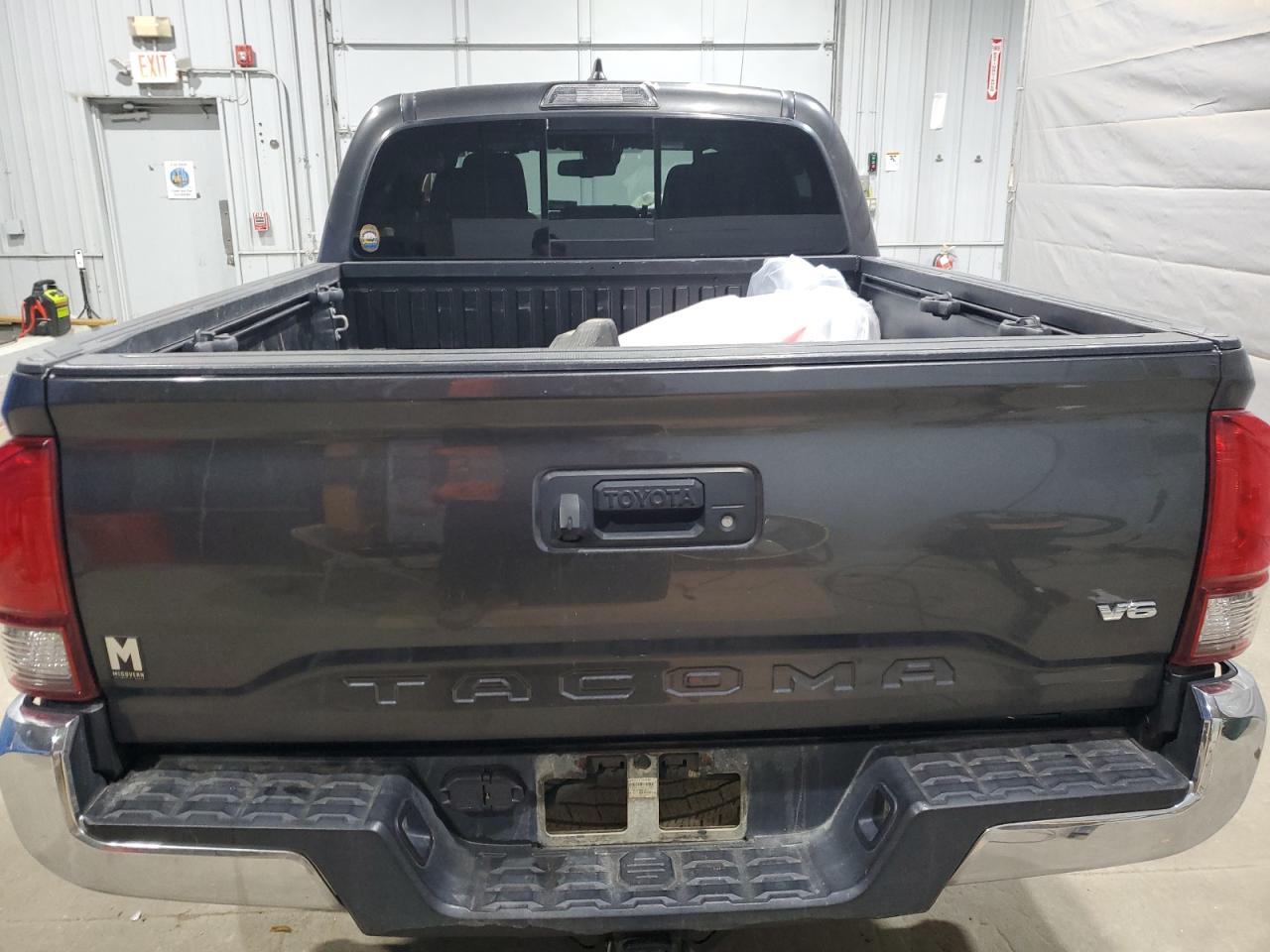 Toyota Tacoma Double Cab Image 8