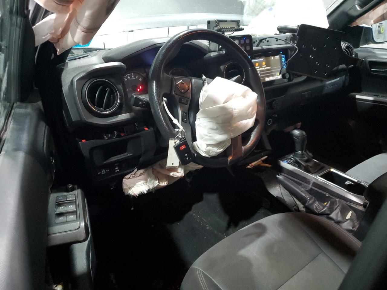 Toyota Tacoma Double Cab Image 11