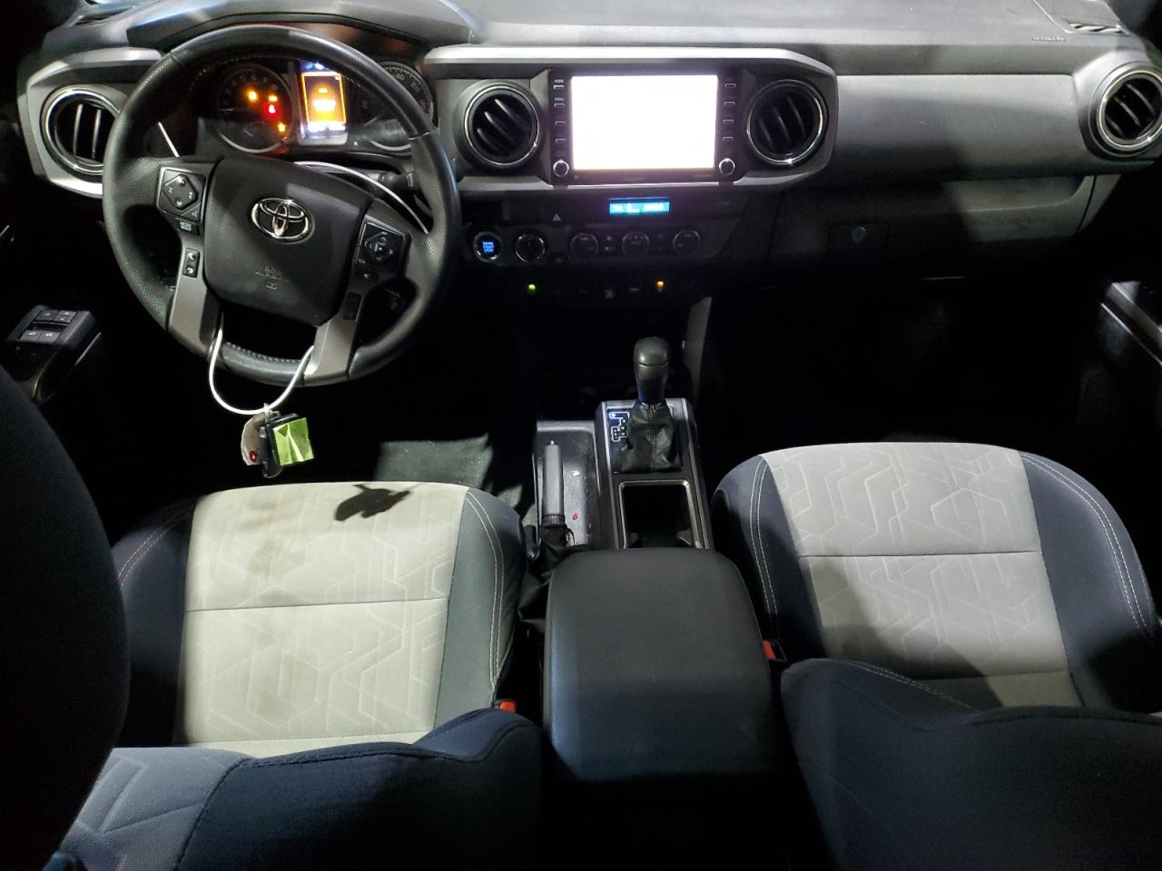 Toyota Tacoma Double Cab Image 8