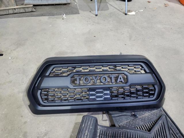 Toyota Tacoma Double Cab Image 10