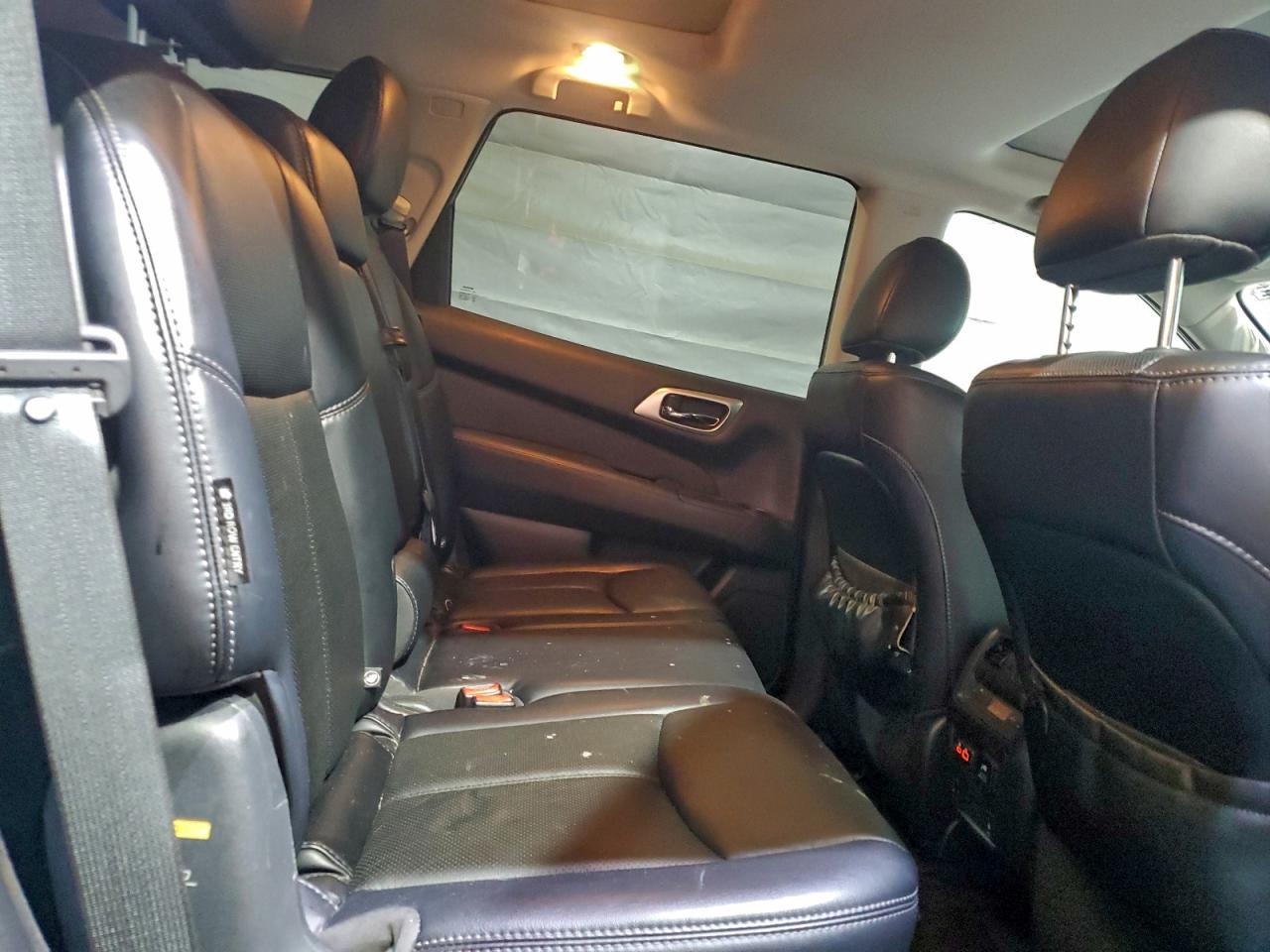 Nissan Pathfinder S Image 11