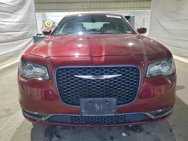 Chrysler 300 S Image 2