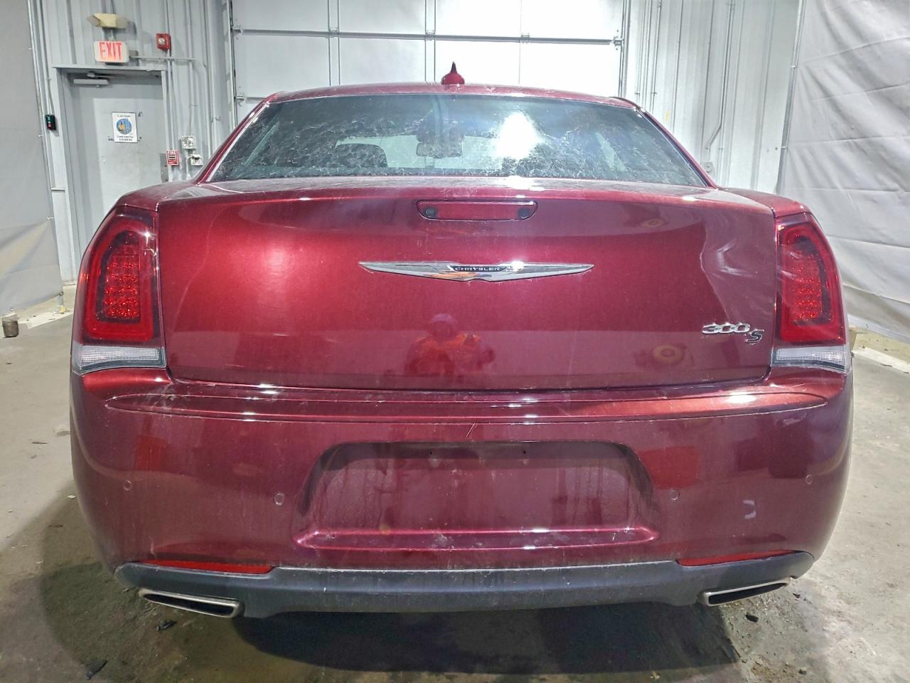Chrysler 300 S Image 3