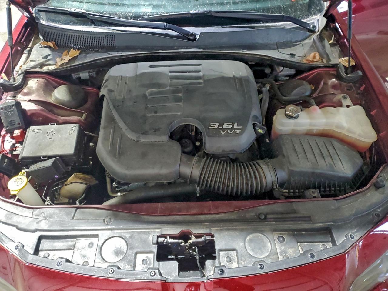 Chrysler 300 S Image 4