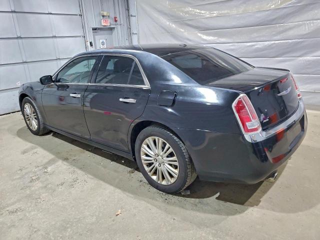 Chrysler 300 Image 11