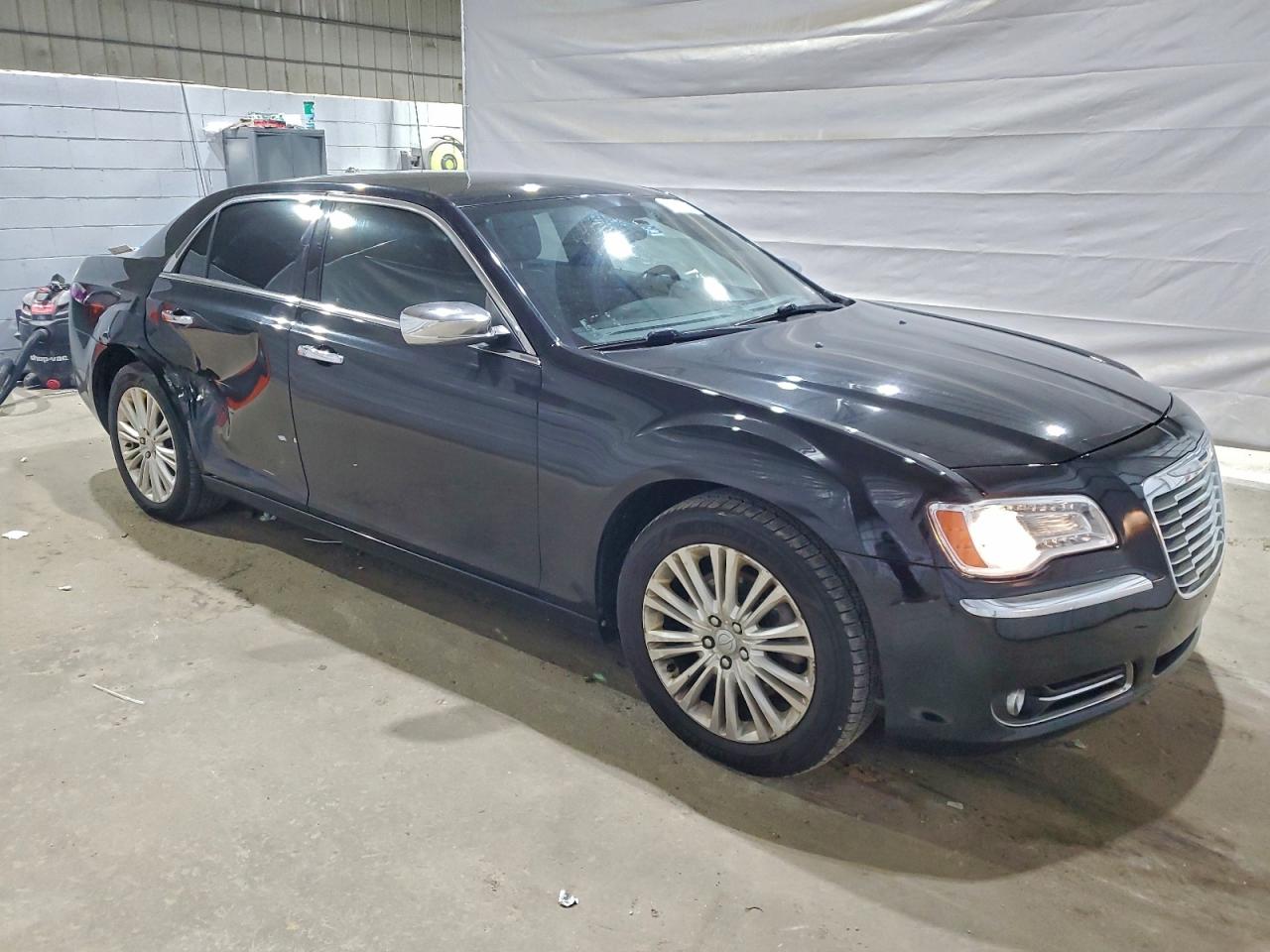 Chrysler 300 Image 4