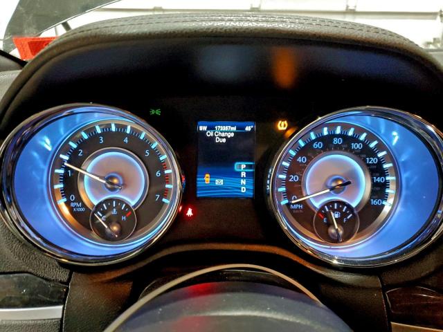 Chrysler 300 Image 8