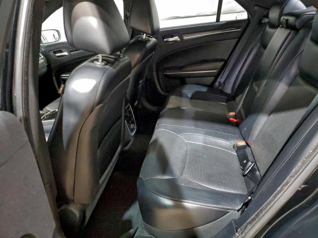 Chrysler 300 Image 9