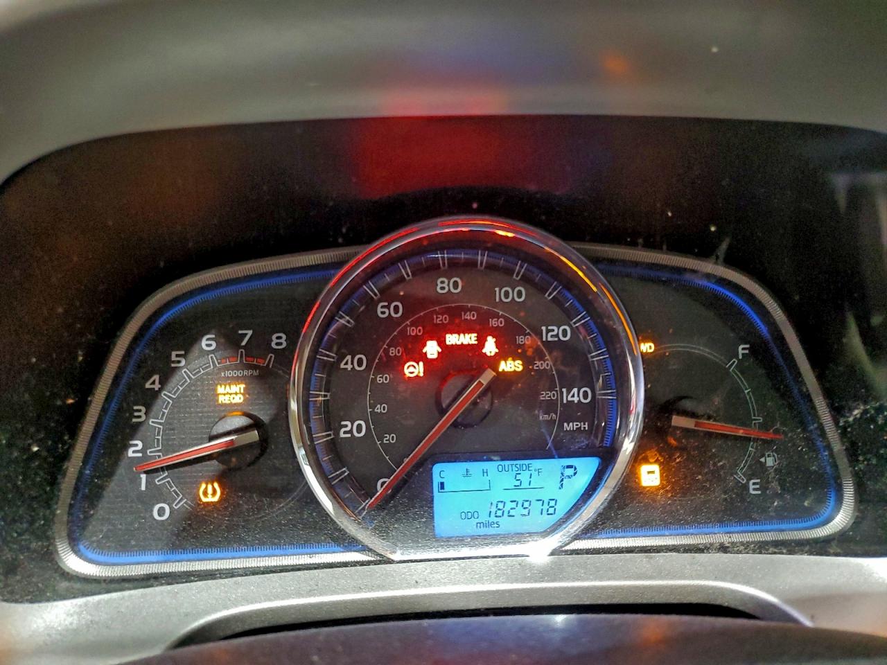 Toyota RAV4 Limited Image 9