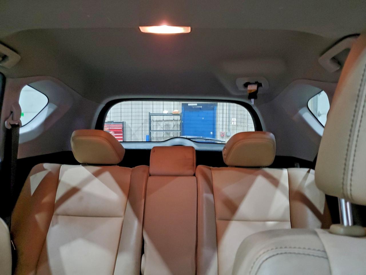 Toyota RAV4 Limited Image 8