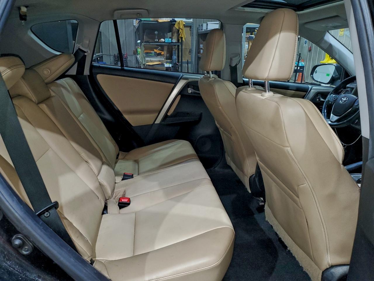 Toyota RAV4 Limited Image 12