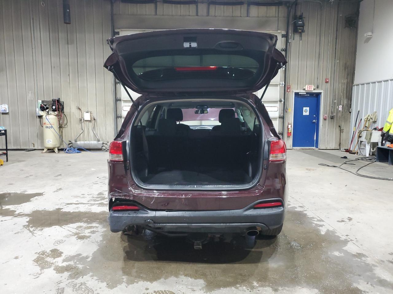 Kia Sorento Lx Image 2