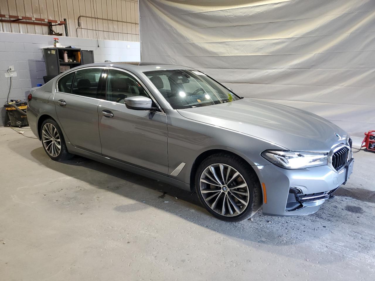 BMW 5 Series Xi Image 2